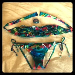 Guess ruffle colorful string bikini